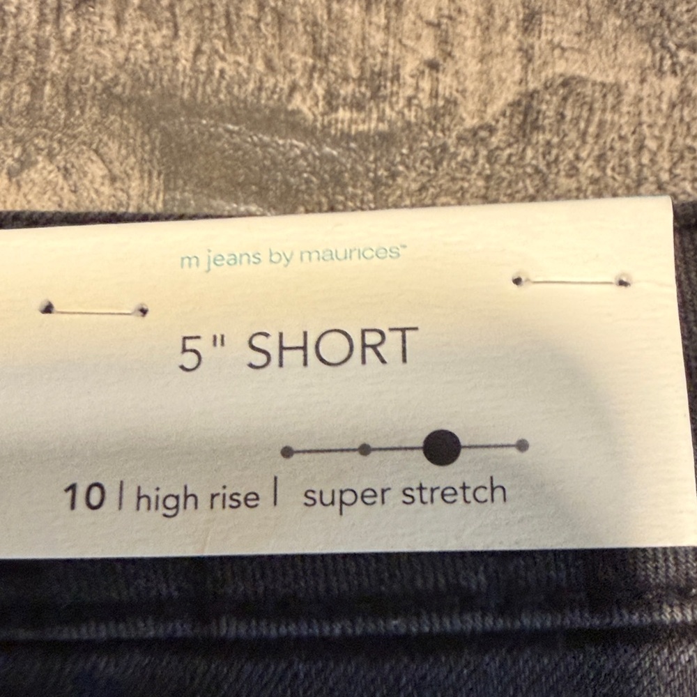 Maurices black distressed stretch 5” jeans shorts - Picture 4 of 8